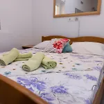 Apartmán B Near The With Sea View *