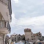 Apartmán B Near The With Sea View