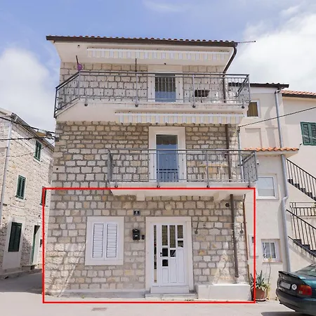 B Near The With Sea View Apartment Kastela