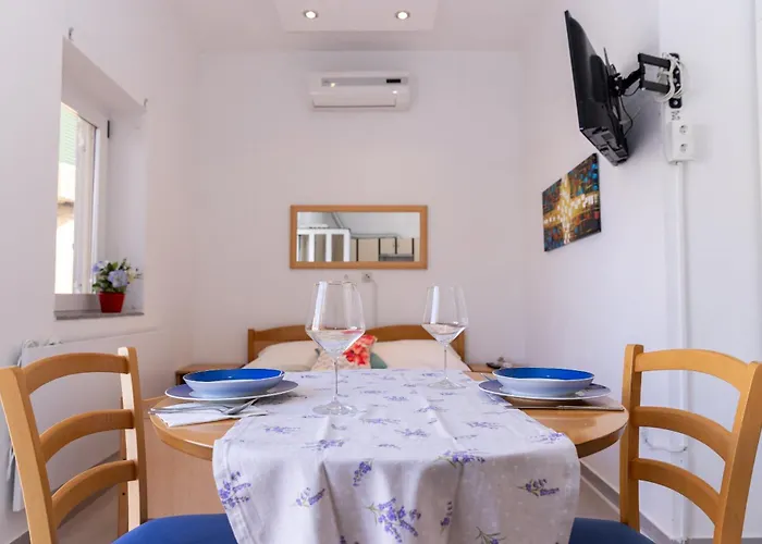 B Near The With Sea View * Kastela