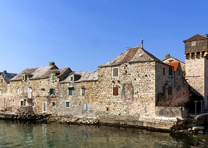 B Near The With Sea View Apartment Kastela