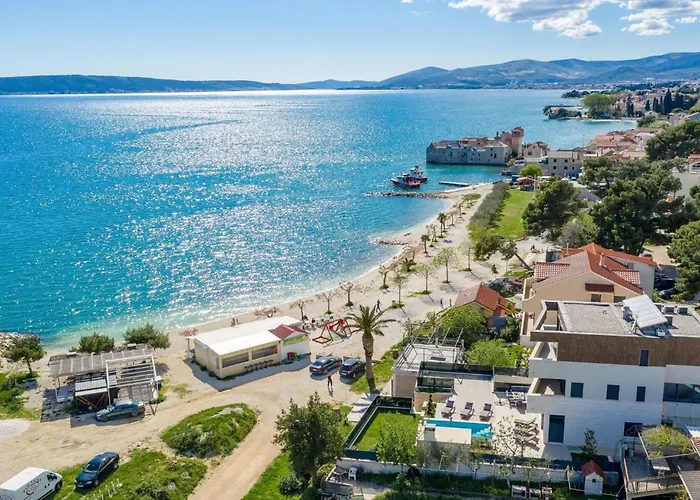 Apartment B Near The With Sea View Kastela